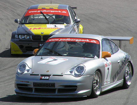 Team Lindholmbiler's kørere havde en lang og fair fight med BMW kørerne fra JM-Racing.
